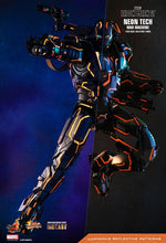 Carica l'immagine nel visualizzatore di Gallery, Hottoys Neon Tech War Machine 1.0 Mk1 - 7aleon