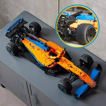 Carica l&#39;immagine nel visualizzatore di Gallery, McLaren Formula 1 Race Car
