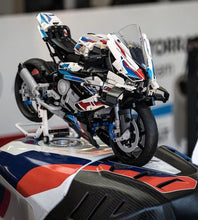 Carica l'immagine nel visualizzatore di Gallery, BMW 1000 RR
